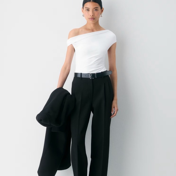 Aritzia Original Contour Ravish Top - Picture 2 of 4